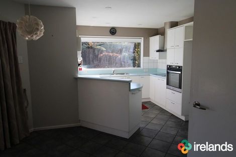 Photo of property in 2 Canberra Place, Redwood, Christchurch, 8051