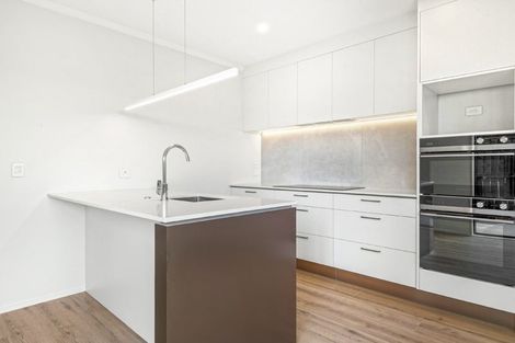 Photo of property in 4 Rauawa Lane, Hobsonville, 0616