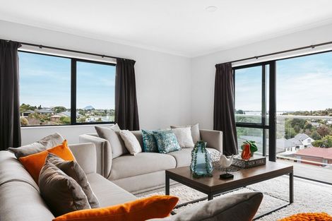 Photo of property in 32b Waipuna Grove, Welcome Bay, Tauranga, 3112