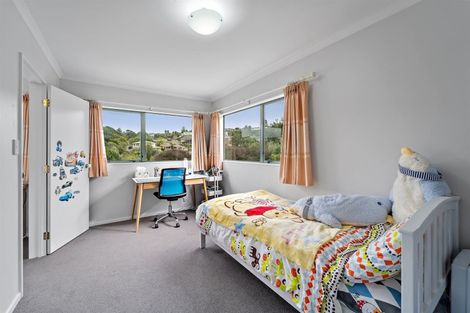 Photo of property in 32a Deverell Place, Northcross, Auckland, 0632