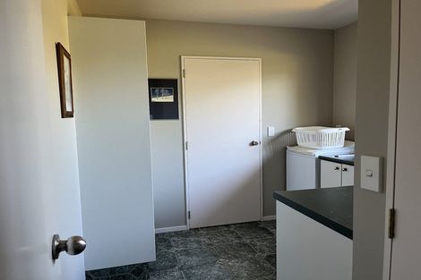 Photo of property in 21 Empress Place, Halswell, Christchurch, 8025