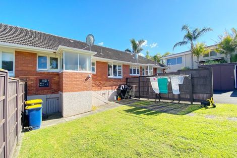 Photo of property in 2/6 Corrella Road, Belmont, Auckland, 0622