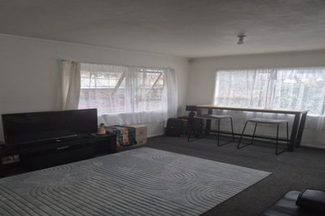 Photo of property in 2/5a Camp Road, Mount Wellington, Auckland, 1062