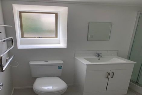 Photo of property in 1/10 Newstead Avenue, Browns Bay, Auckland, 0632