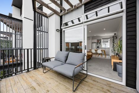 Photo of property in 25 Marine Parade, Hobsonville, Auckland, 0616