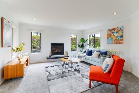 Photo of property in 12 Kouras Place, Flat Bush, Auckland, 2016