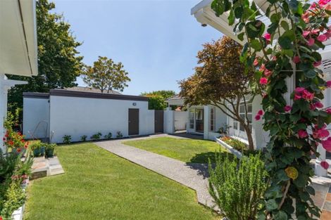 Photo of property in 31b Stanley Point Road, Stanley Point, Auckland, 0624