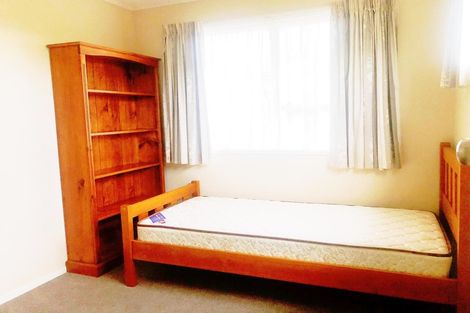 Photo of property in 50 Lewisham Street, Highland Park, Auckland, 2010