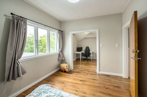 Photo of property in 98 Brandon Street, Featherston, 5710