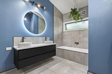 Photo of property in 37 Belle Vue Avenue, Northcote Point, Auckland, 0627