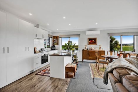 Photo of property in 11 High Street, Eltham, 4322
