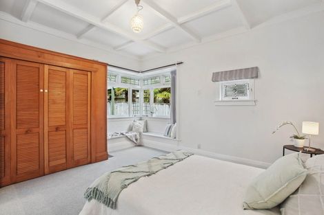 Photo of property in 2/48 Sunnynook Road, Sunnynook, Auckland, 0620