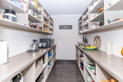 Photo of property in 8 Compton Grove, Huntington, Hamilton, 3210