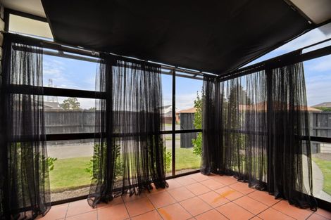 Photo of property in 14 Takaro Avenue, Sockburn, Christchurch, 8042