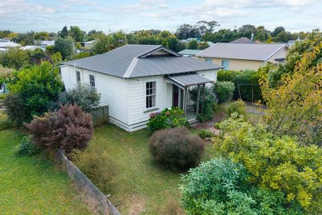 Photo of property in 3 Atkinson Street, Woodville, 4920