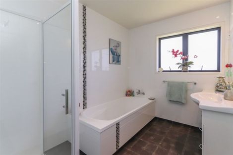 Photo of property in 16 Brookes Street, Inglewood, 4330