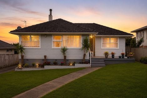 Photo of property in 5 Thomas Rea Place, Te Atatu South, Auckland, 0610