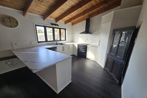 Photo of property in 21 Sungrove Rise, Sunnyvale, Auckland, 0612