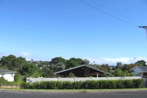 Photo of property in 2/60 Killarney Avenue, Torbay, Auckland, 0630