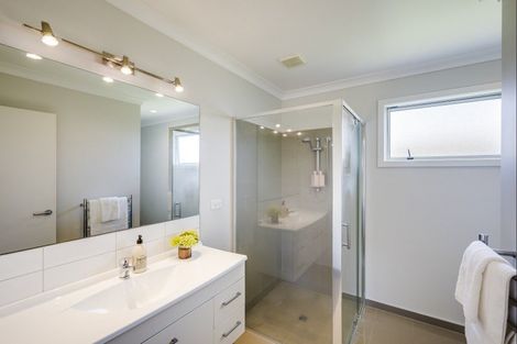 Photo of property in 17 Aoraki Road, Poraiti, Napier, 4112