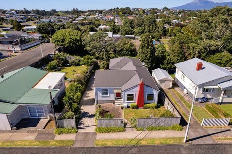 Photo of property in 24 Ngaio Street, Strandon, New Plymouth, 4312