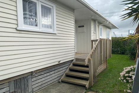 Photo of property in 24 Airdrie Road, Ranui, Auckland, 0612