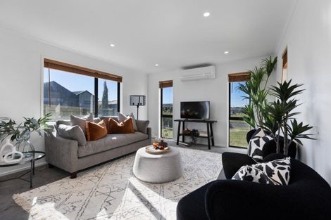 Photo of property in 13 Rua Place, Bell Block, New Plymouth, 4312