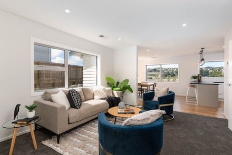 Photo of property in 9 Pine Hill Rise, Glenside, Wellington, 6037