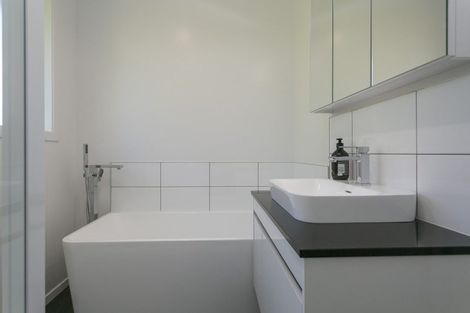 Photo of property in 10 Kensington Place, Richmond Heights, Taupo, 3330