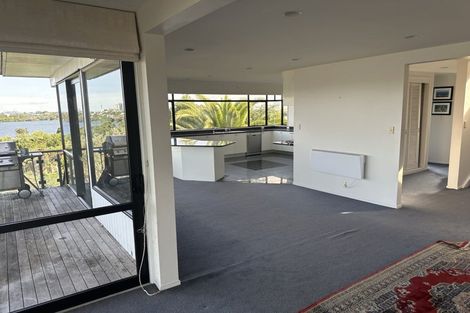 Photo of property in 30 Sylvan Park Avenue, Milford, Auckland, 0620