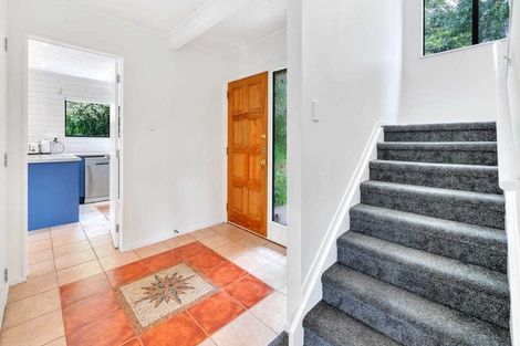 Photo of property in 1 Tiri View Place, Waiake, Auckland, 0630