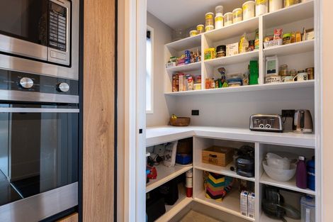 Photo of property in 8a Aderman Place, Hurworth, New Plymouth, 4310