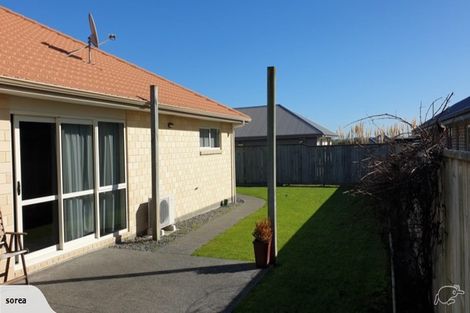 Photo of property in 27 Barry Curtis Place, Levin, 5510