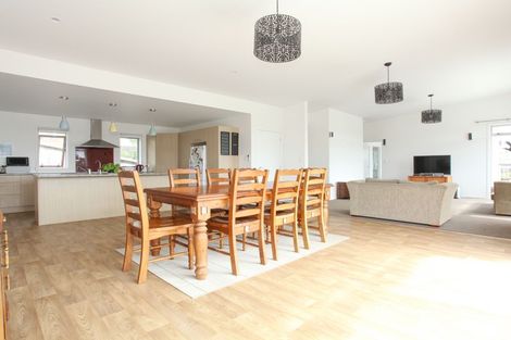 Photo of property in 21 Violet Street, Raglan, 3225