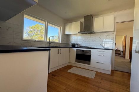 Photo of property in 11 Terry Street, Blockhouse Bay, Auckland, 0600