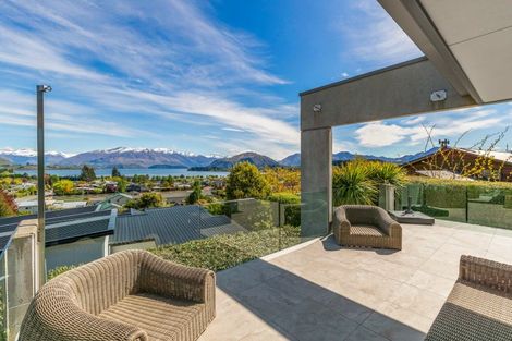 Photo of property in 3 Botting Place, Wanaka, 9305