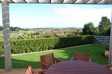 Photo of property in 14 Kendallvale Drive, Waiuku, 2123