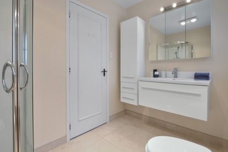 Photo of property in 2/8 Pierce Road, Milford, Auckland, 0620