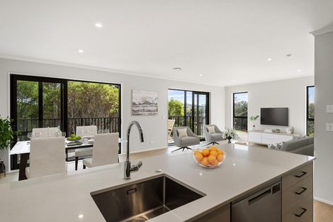 Photo of property in 8/7 Parapara Place, Albany, 0632