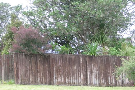 Photo of property in 16 Neptune Avenue, Beach Haven, Auckland, 0626