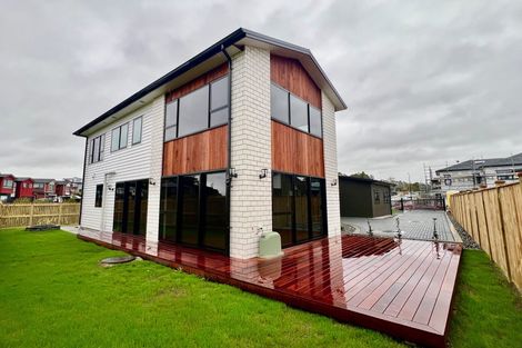 Photo of property in 16 Kiokio Place, Swanson, 0614