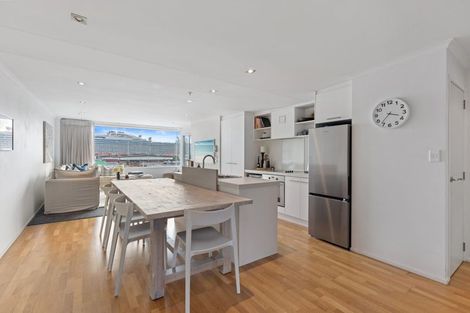 Photo of property in Algarve Apartments, 310/332 Maunganui Road, Mount Maunganui, 3116