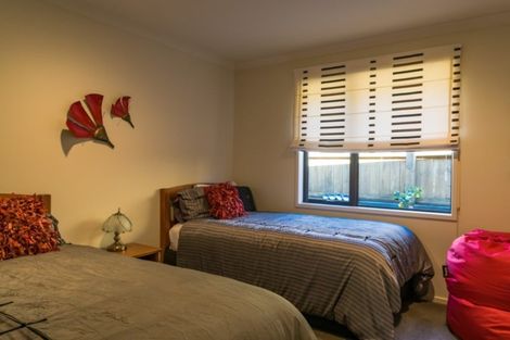 Photo of property in 15 Weka Place, Picton, 7220