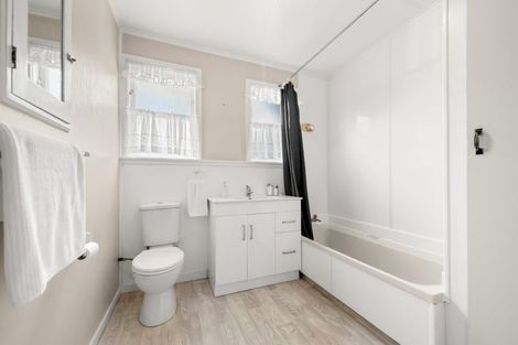 Photo of property in 11 Cole Street, Naenae, Lower Hutt, 5011