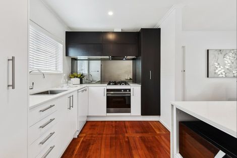 Photo of property in 1/11 Stratford Avenue, Milford, Auckland, 0620