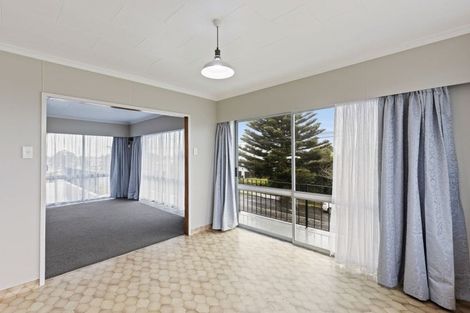 Photo of property in 61 Cracroft Street, Waitara, 4320