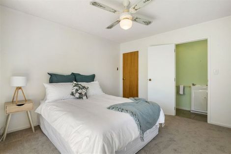 Photo of property in 3 Delisle Place, Windsor Park, Auckland, 0632