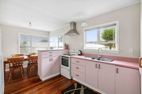 Photo of property in 18 Clyde Street, Ferndale, New Plymouth, 4310
