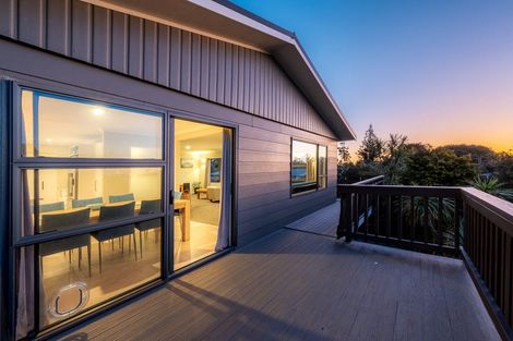 Photo of property in 3 Atua Street, Waikanae Beach, Waikanae, 5036