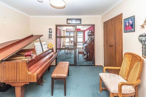 Photo of property in 11 Warwick Place, Springvale, Whanganui, 4501